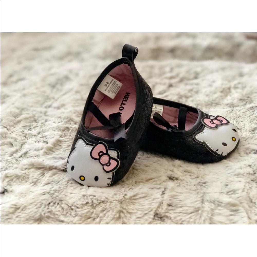 ✨Baby pink  Hello Kitty  shoes✨